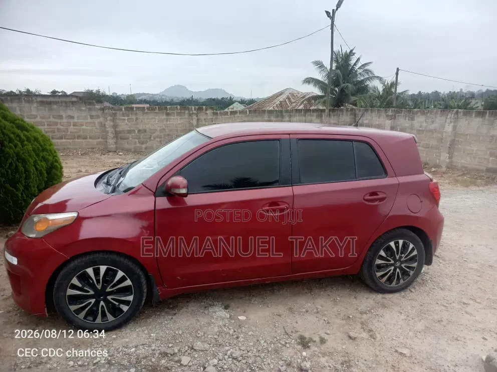Scion xD Base 2009 Red