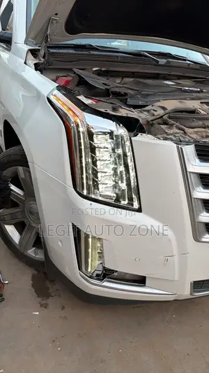 Cadillac Escalade 2015,2016,2017, Headlight Available