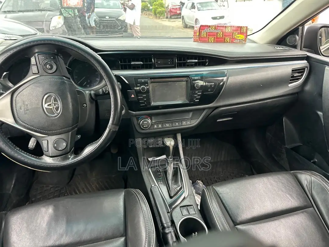 Toyota Corolla 2016 Black