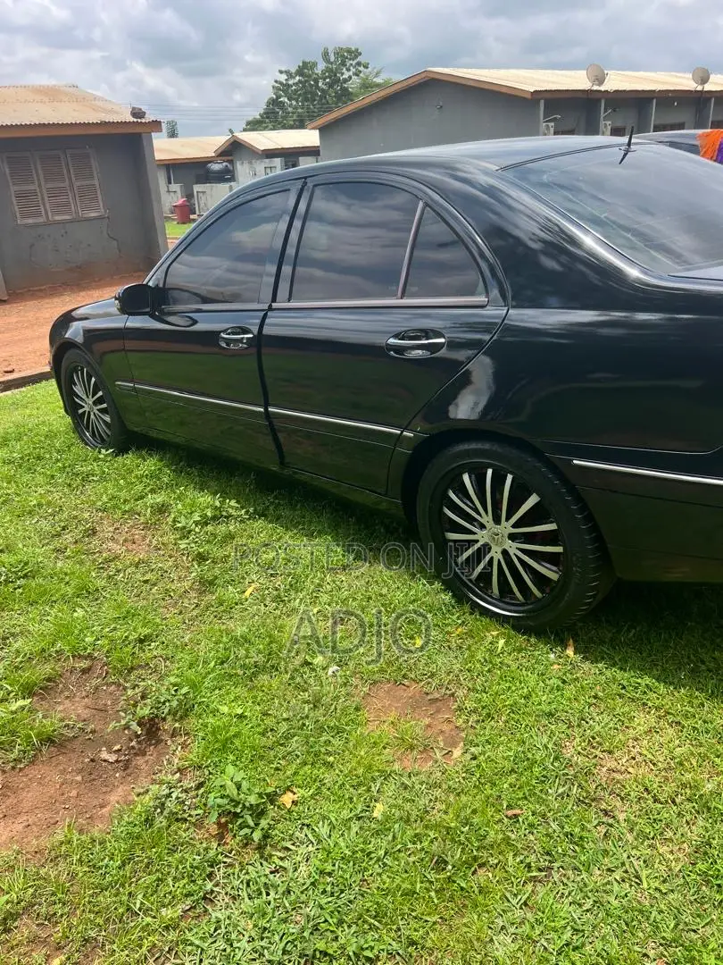 Mercedes-Benz C200 2014 Black