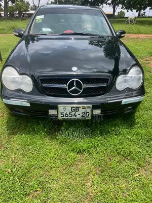 Mercedes-Benz C200 2014 Black