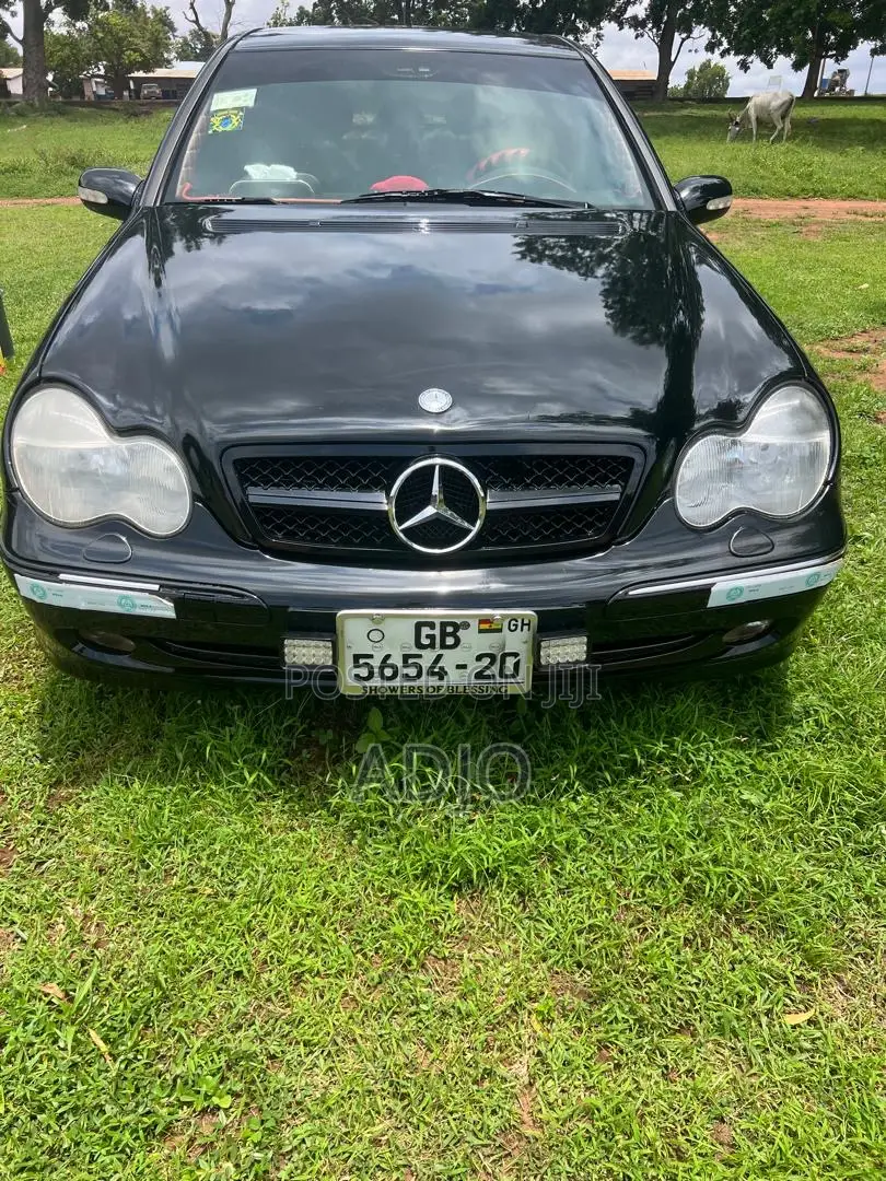 Mercedes-Benz C200 2014 Black
