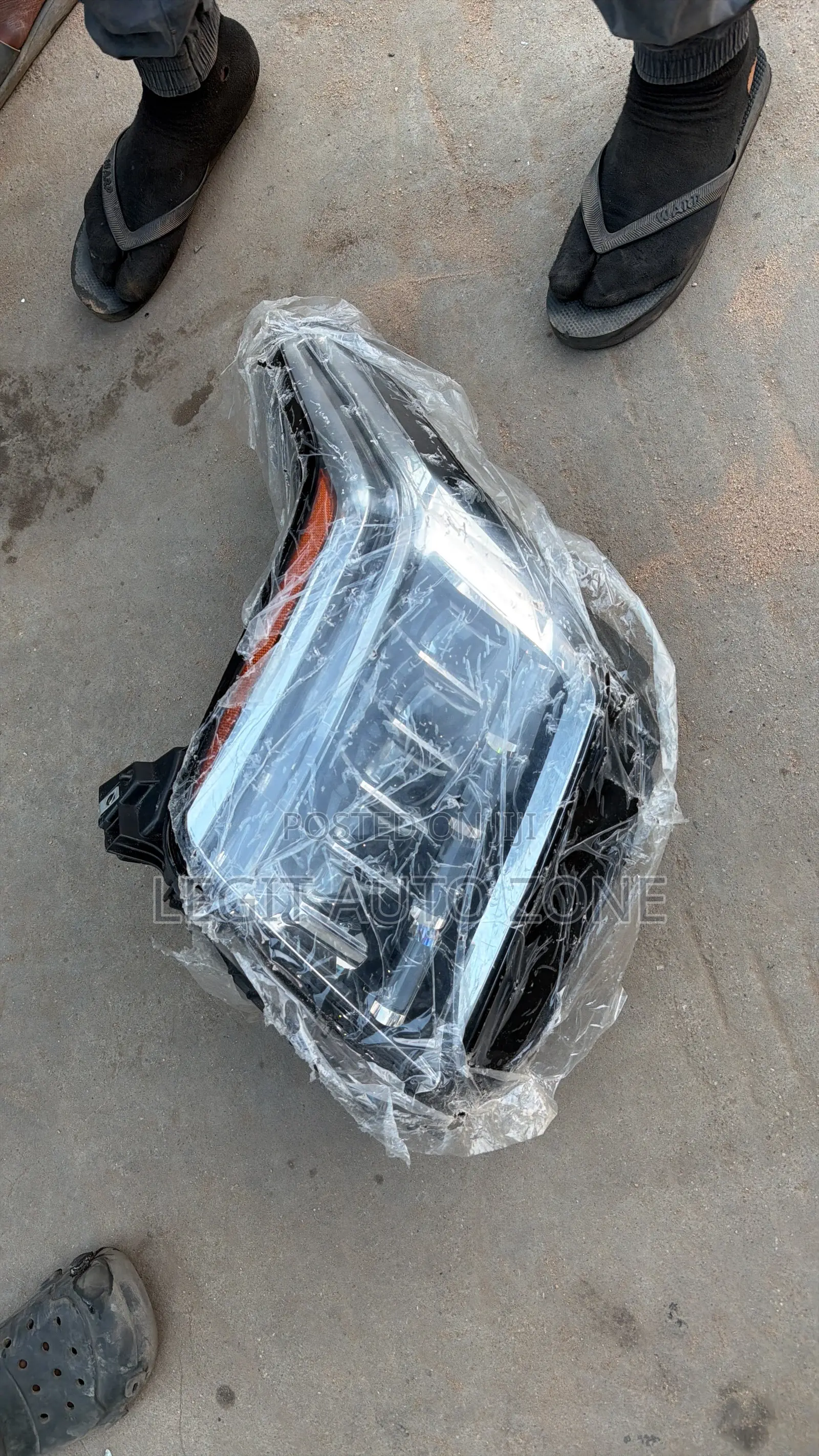 Cadillac Escalade 2015,2016,2017, Headlight Available