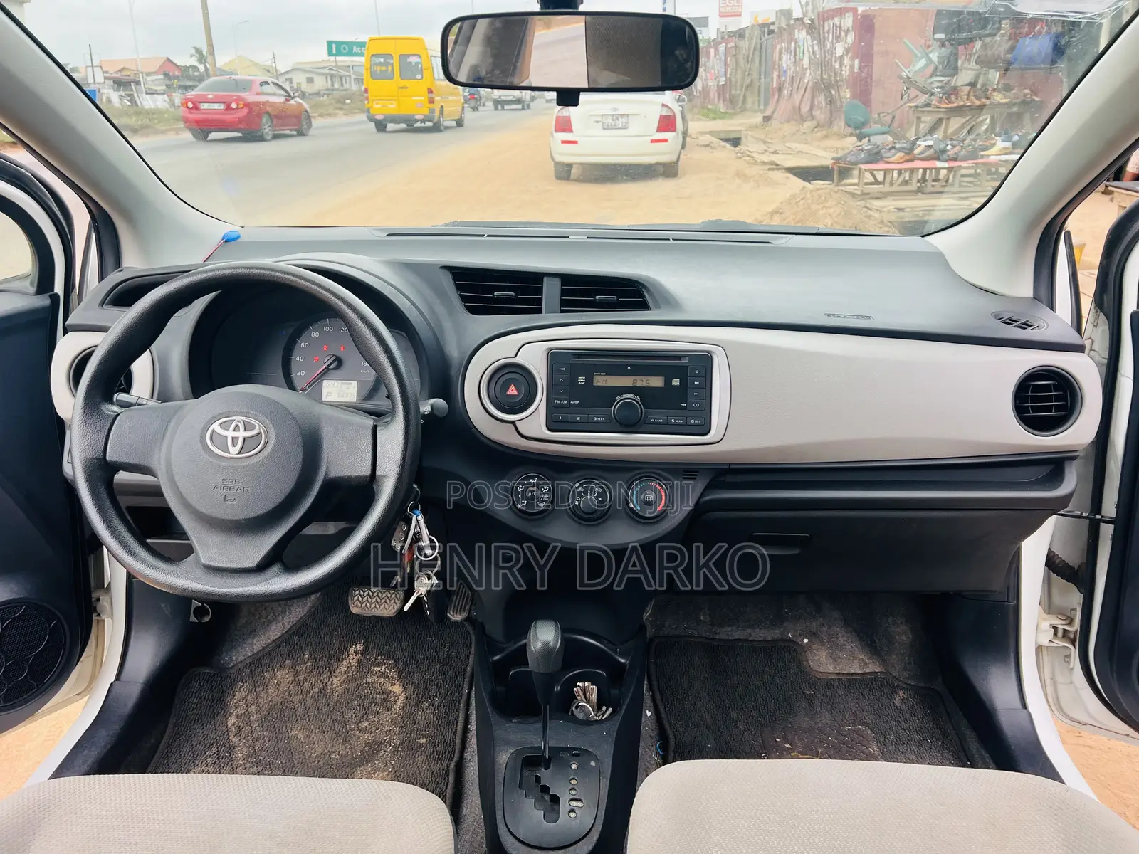 Toyota Vitz 2013 White