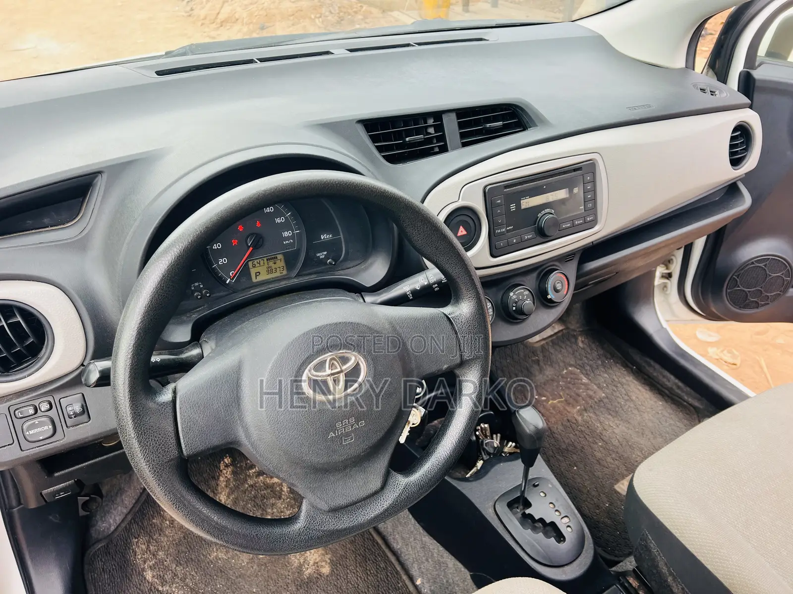 Toyota Vitz 2013 White