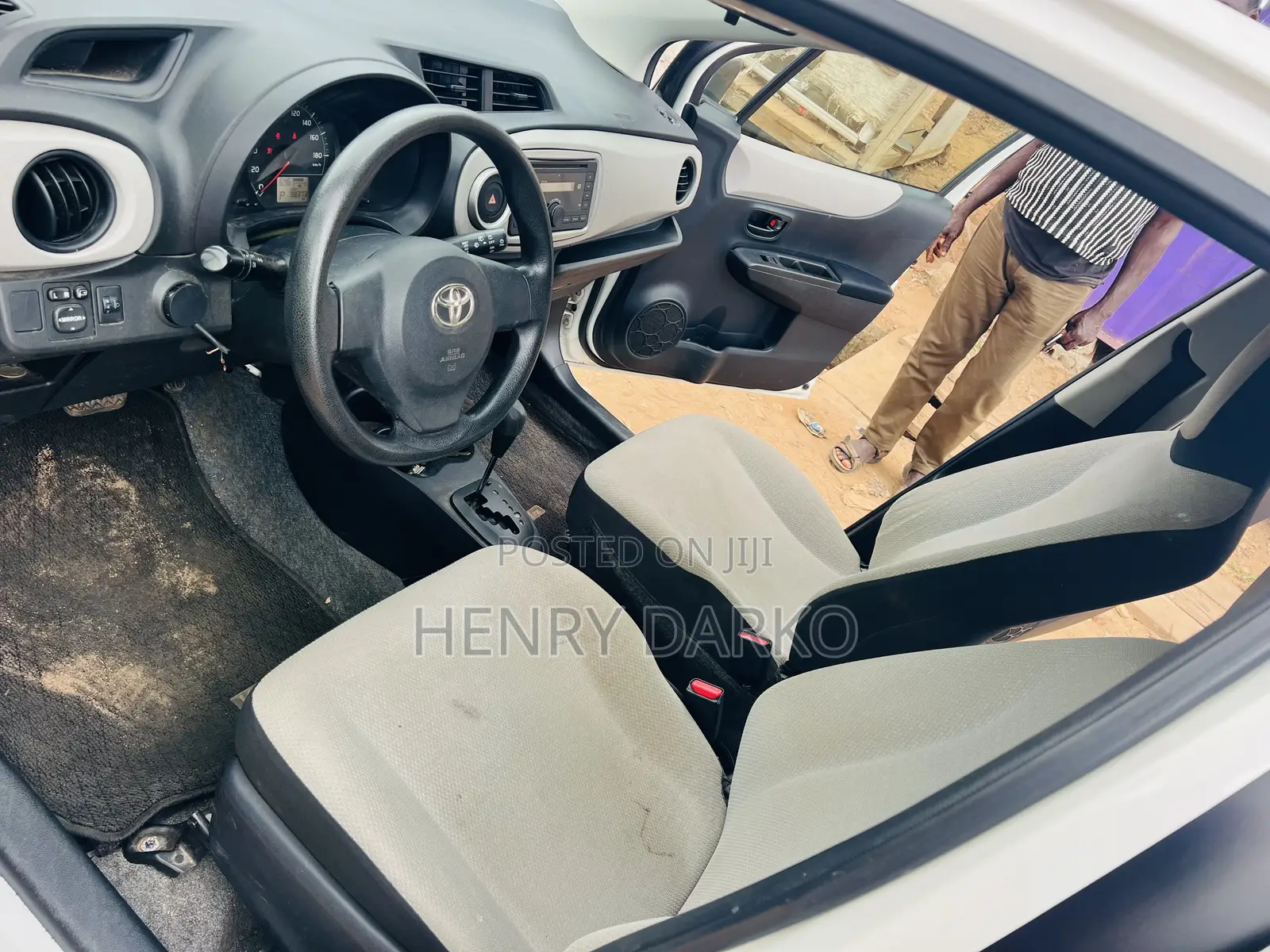 Toyota Vitz 2013 White