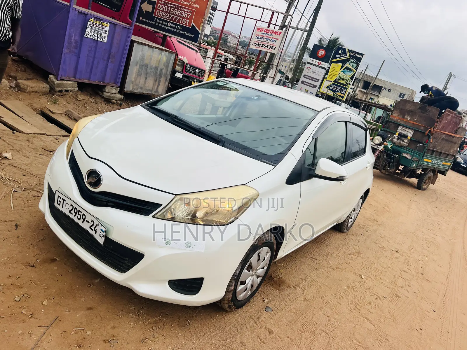 Toyota Vitz 2013 White