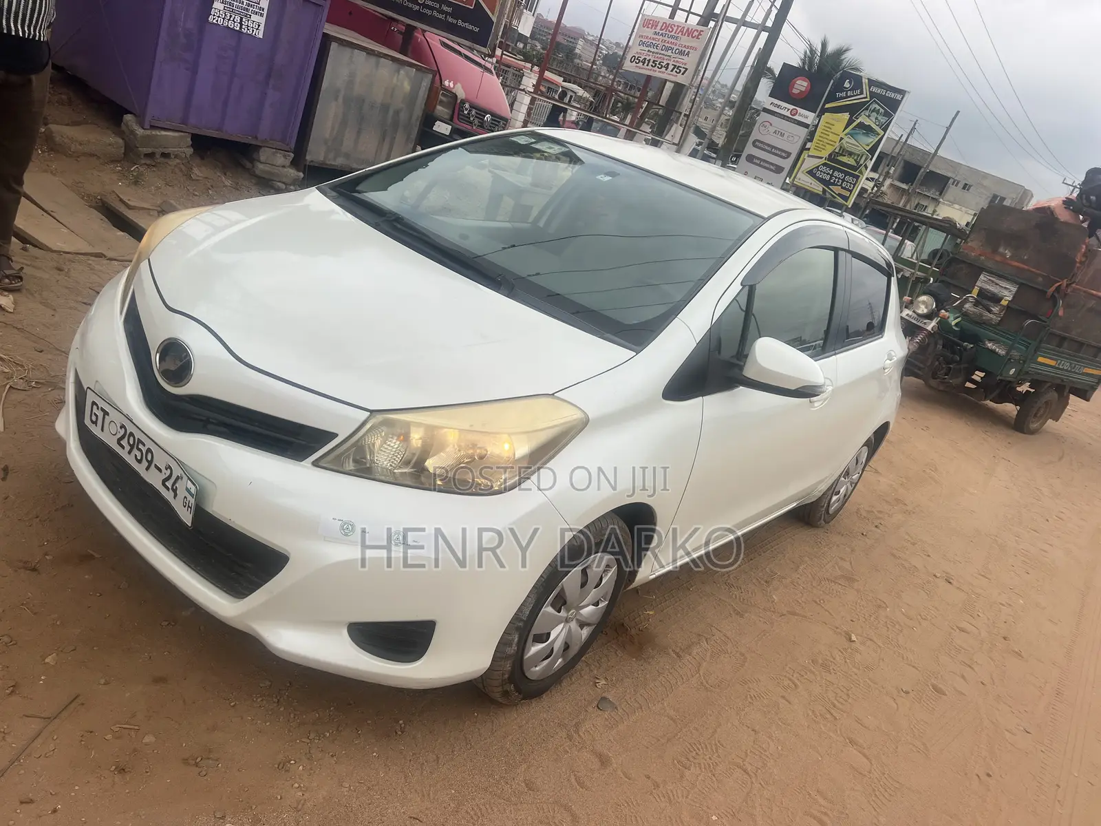 Toyota Vitz 2013 White