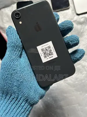Apple iPhone SE 64 GB Black