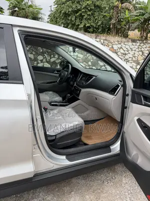 Hyundai Tucson SEL AWD 2018 Silver