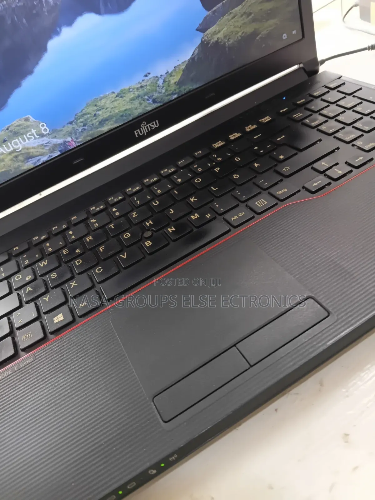 Laptop Fujitsu Amilo Li3710 4GB AMD Ryzen 5 HDD 512GB