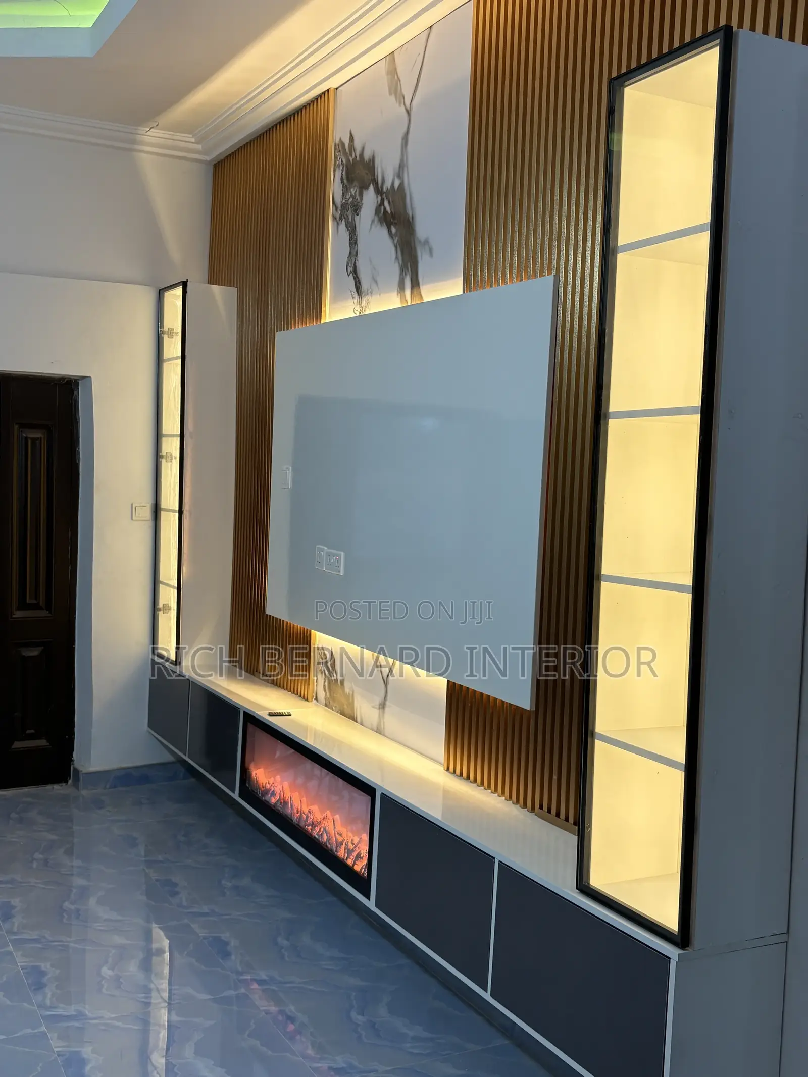 Modern Customized TV Unit + Fireplace