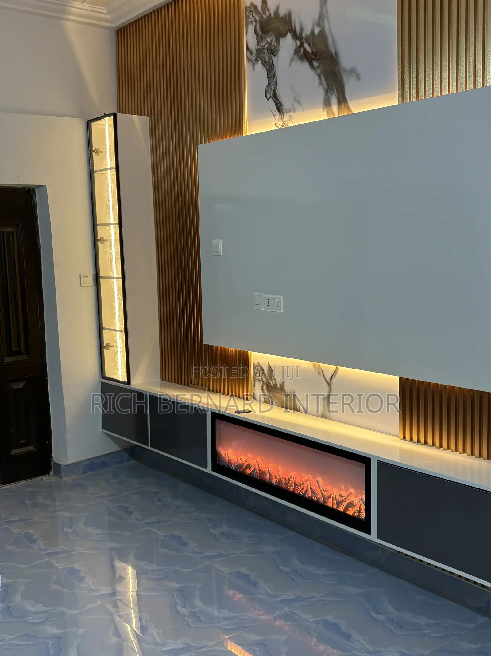 Modern Customized TV Unit + Fireplace