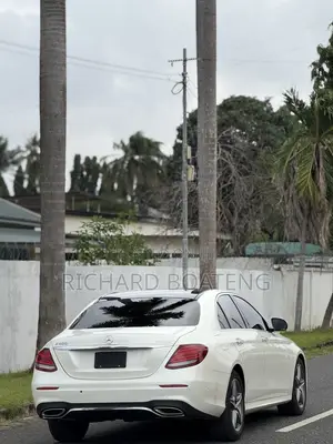 Mercedes-Benz E400 2017 Off white