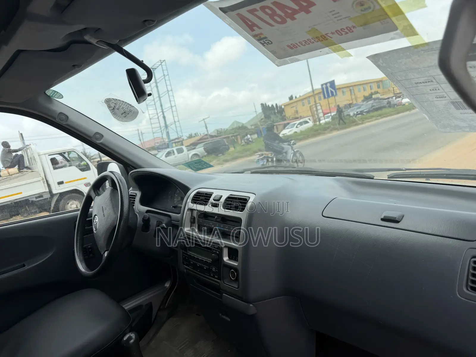 Toyota HiAce 2014 Silver