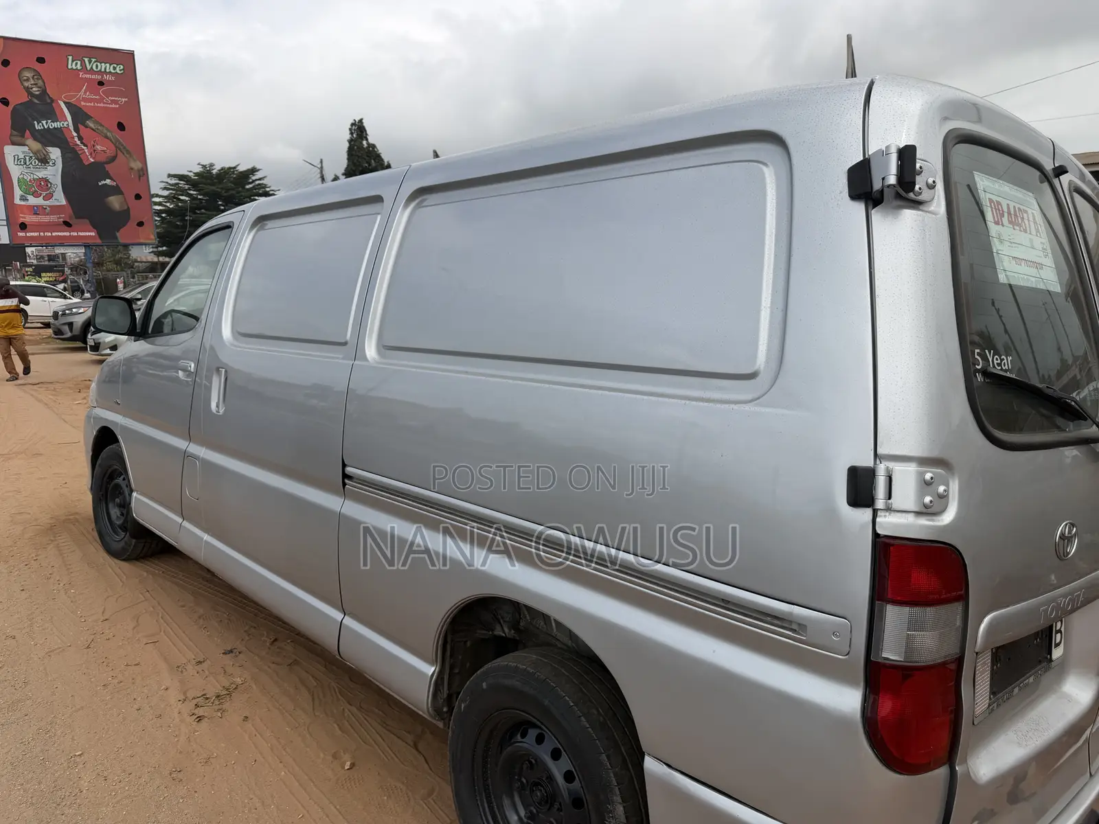 Toyota HiAce 2014 Silver
