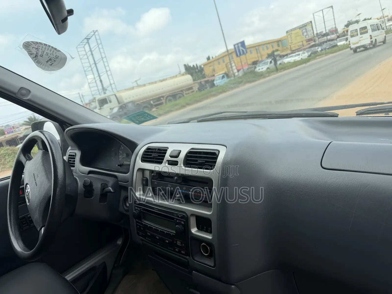 Toyota HiAce 2014 Silver