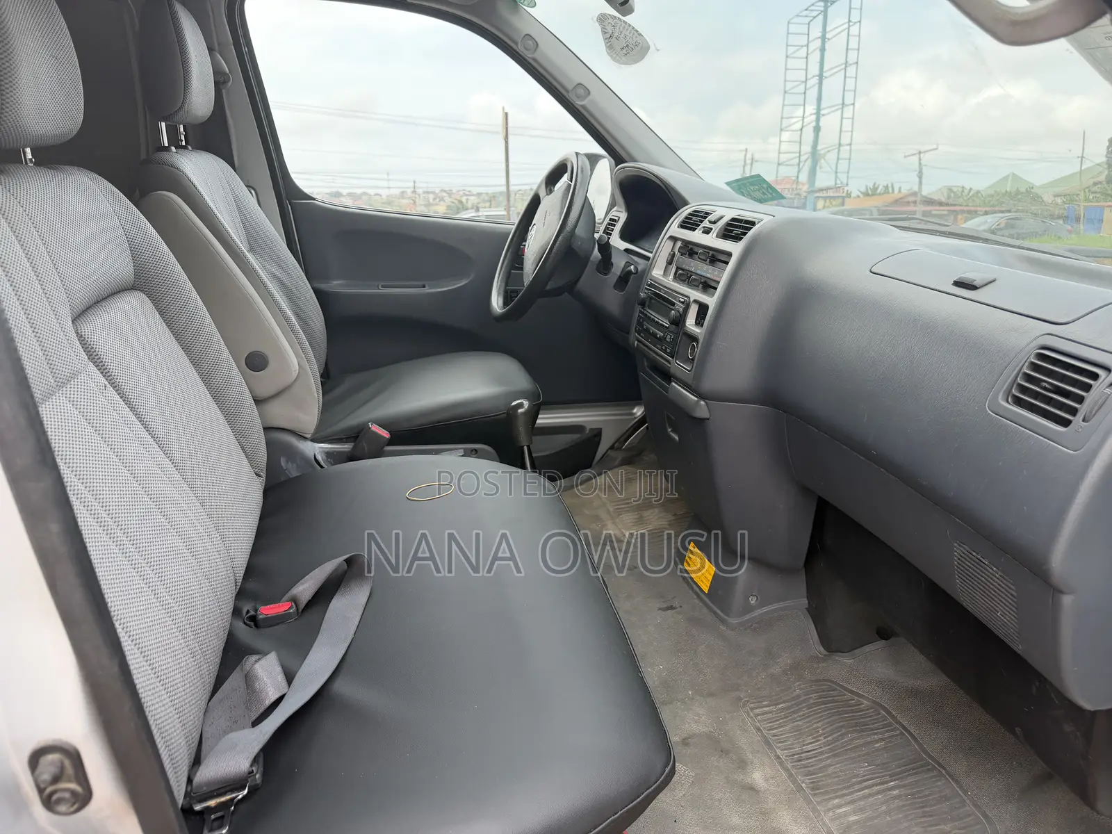 Toyota HiAce 2014 Silver