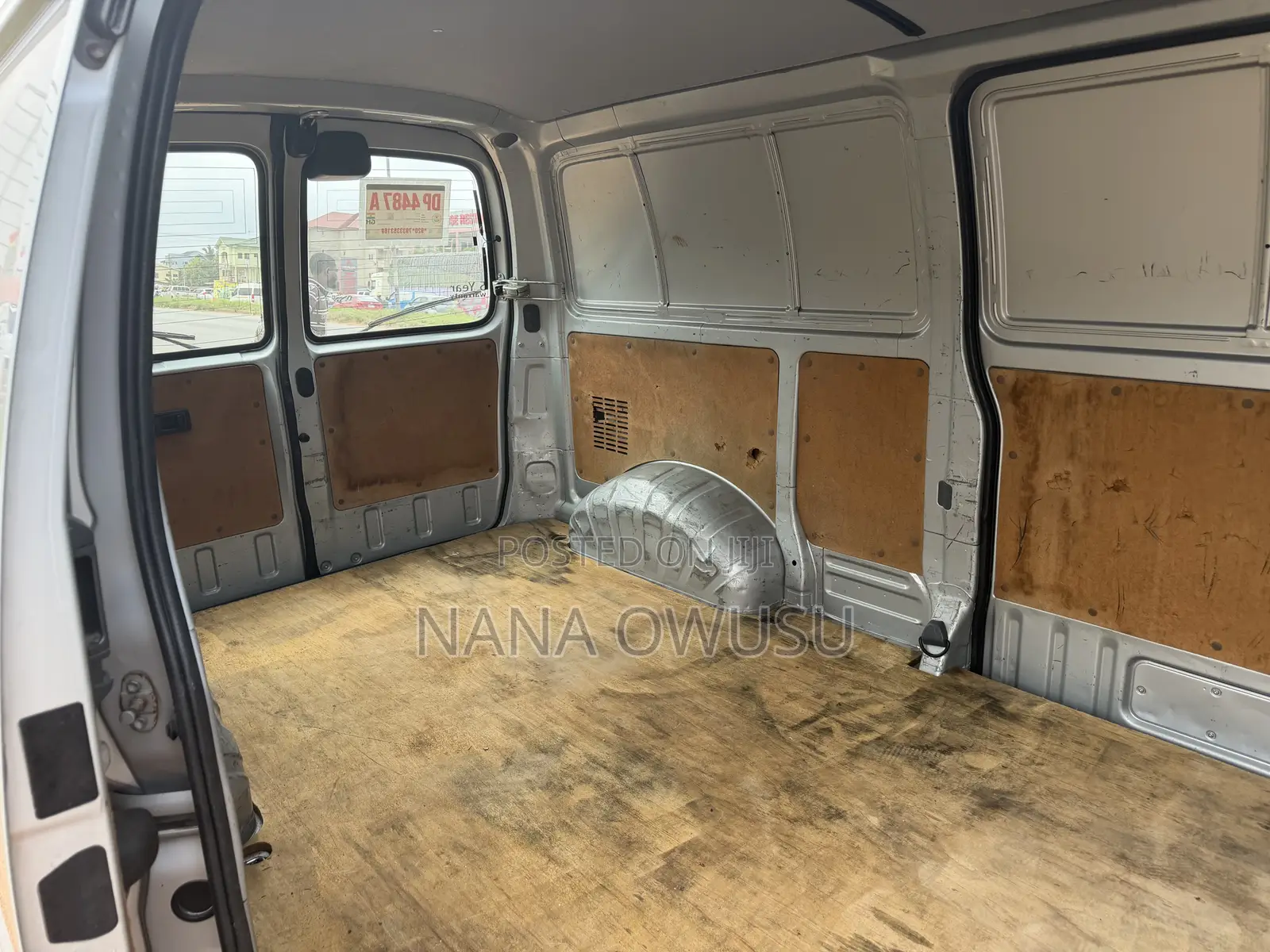 Toyota HiAce 2014 Silver
