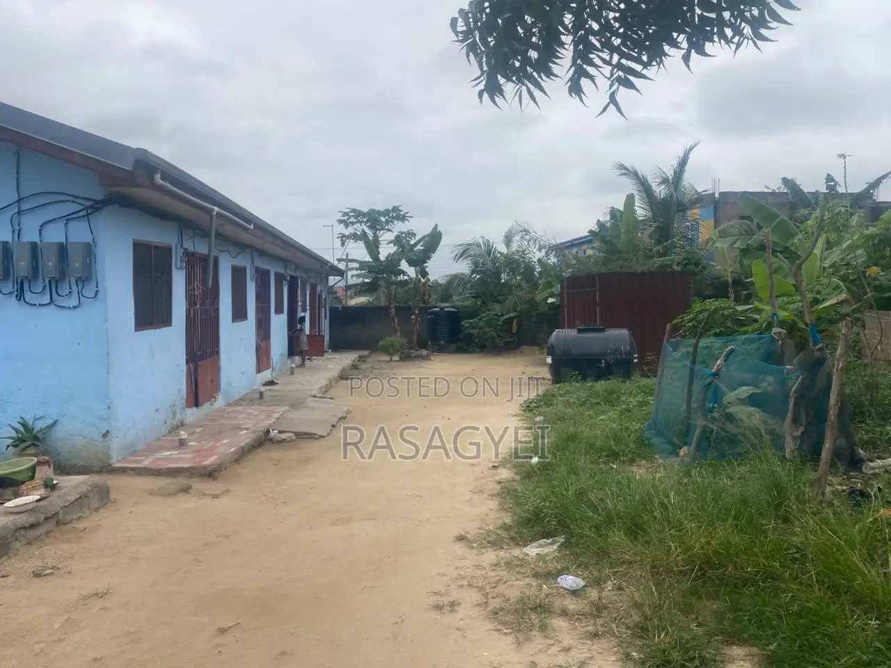 5bdrm House in Accra Metropolitan for sale