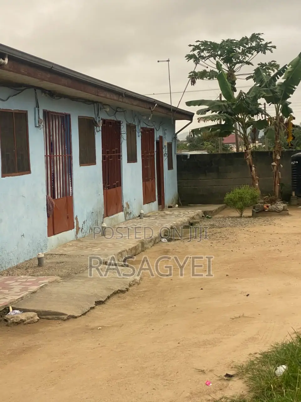 5bdrm House in Accra Metropolitan for sale