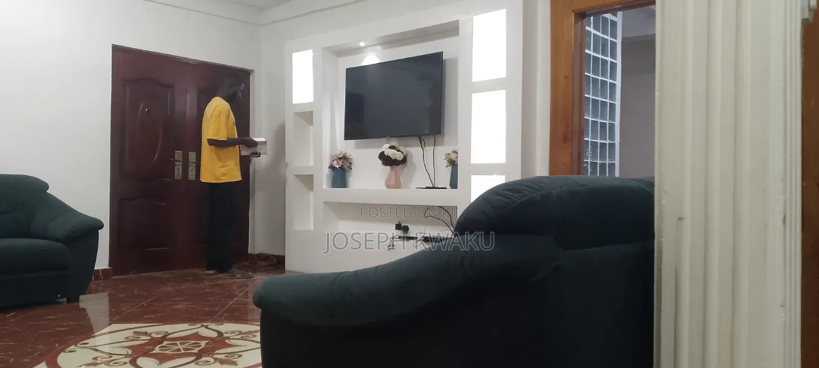 Furnished 2bdrm Apartment in East Lagon Hills, Boundary Road Area