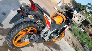 Honda CBR 2017 Orange