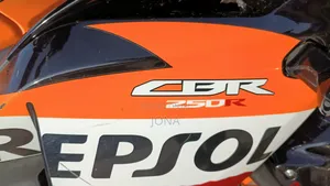 Honda CBR 2017 Orange