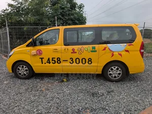 Hyundai Starex 2016 Yellow