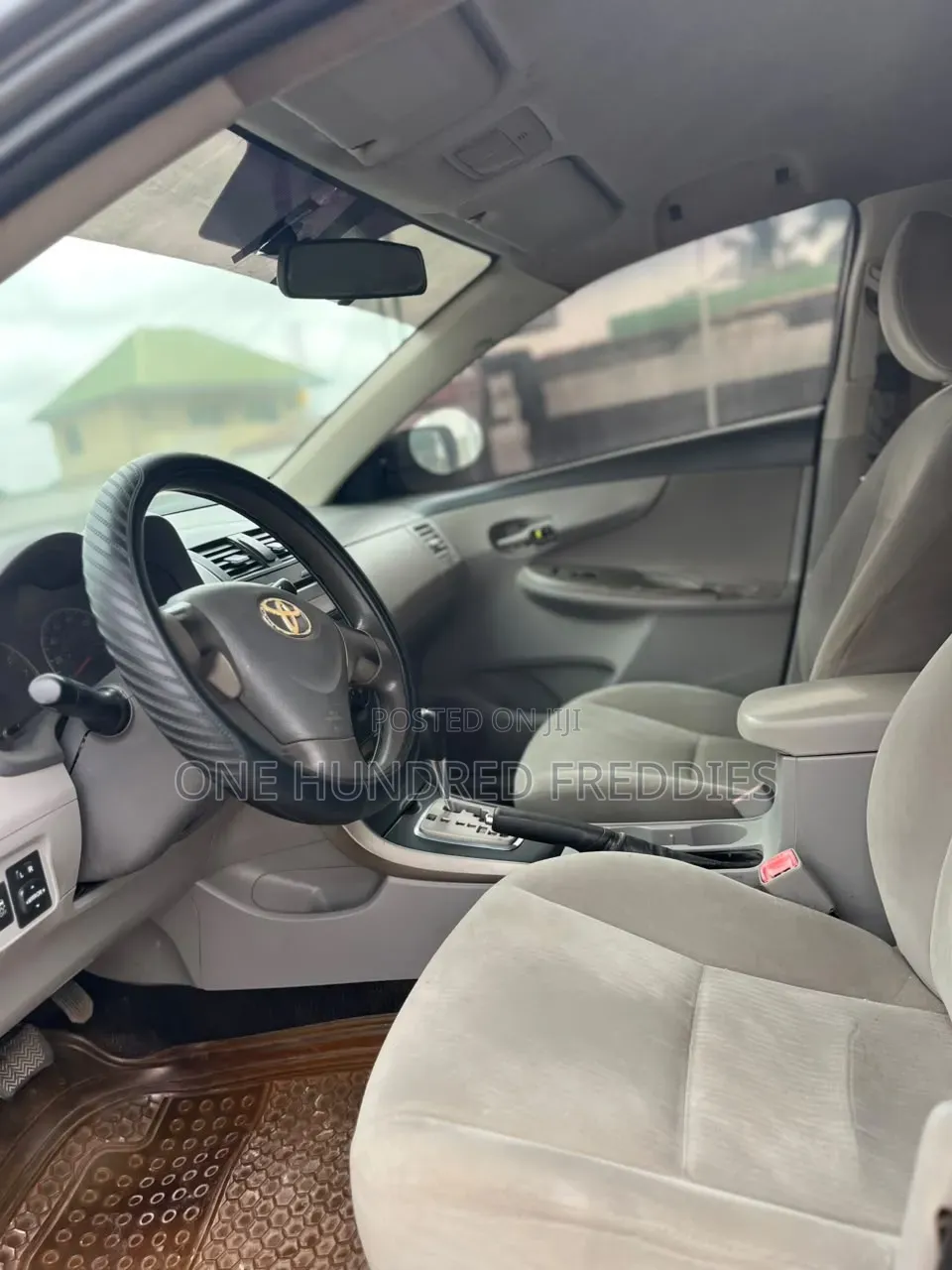 Toyota Corolla 2010 Gray