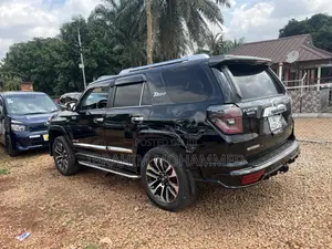Toyota 4-Runner SR5 4WD 2011 Black