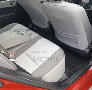 Toyota Corolla LE Eco (1.8L 4cyl 2A) 2018 Red