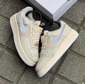 Nike Air Force 1
