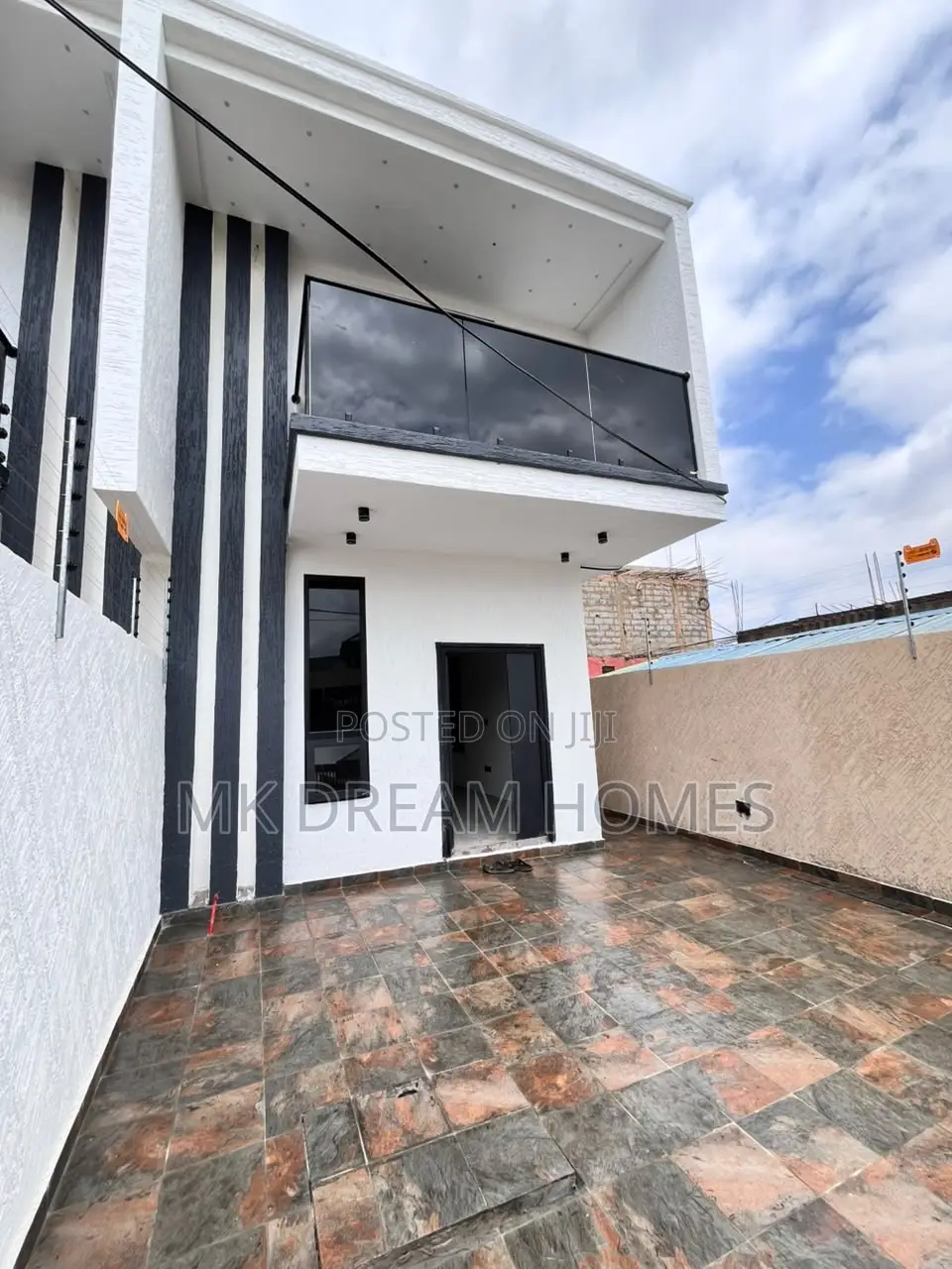 3bdrm House in Lake Side Estate for sale