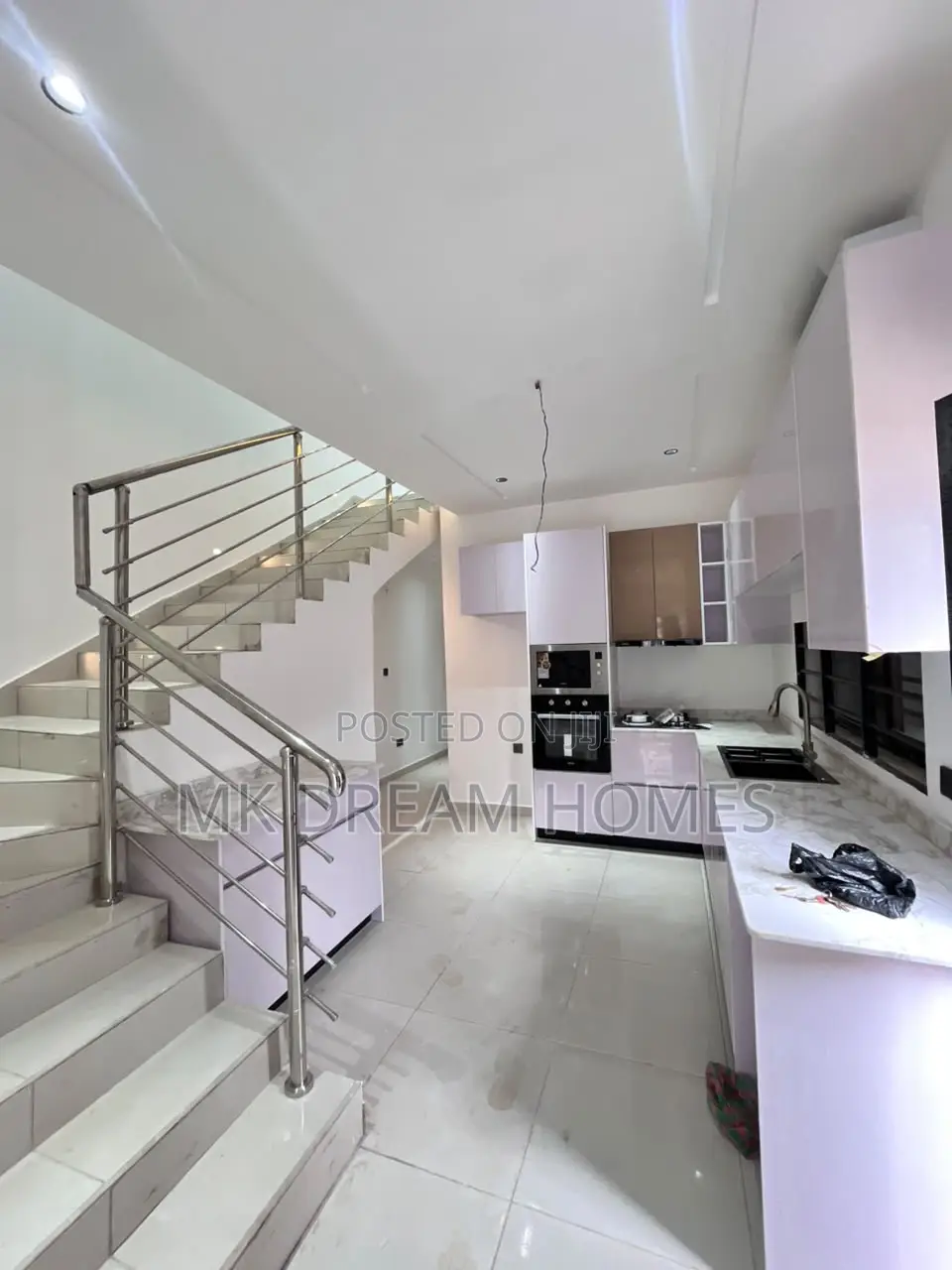 3bdrm House in Lake Side Estate for sale