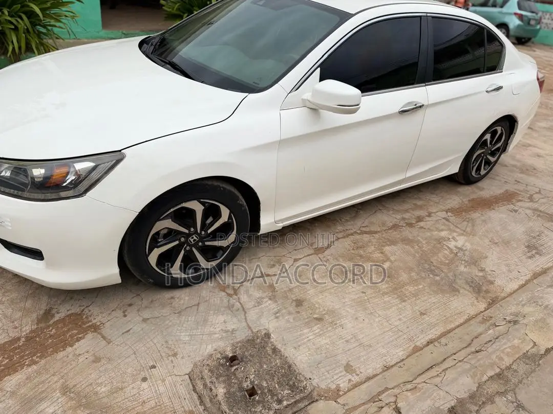 Honda Accord EX 4dr Sedan (2.4L 4cyl CVT) 2015 White