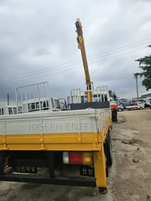 Kia Rhino (2) CRANE