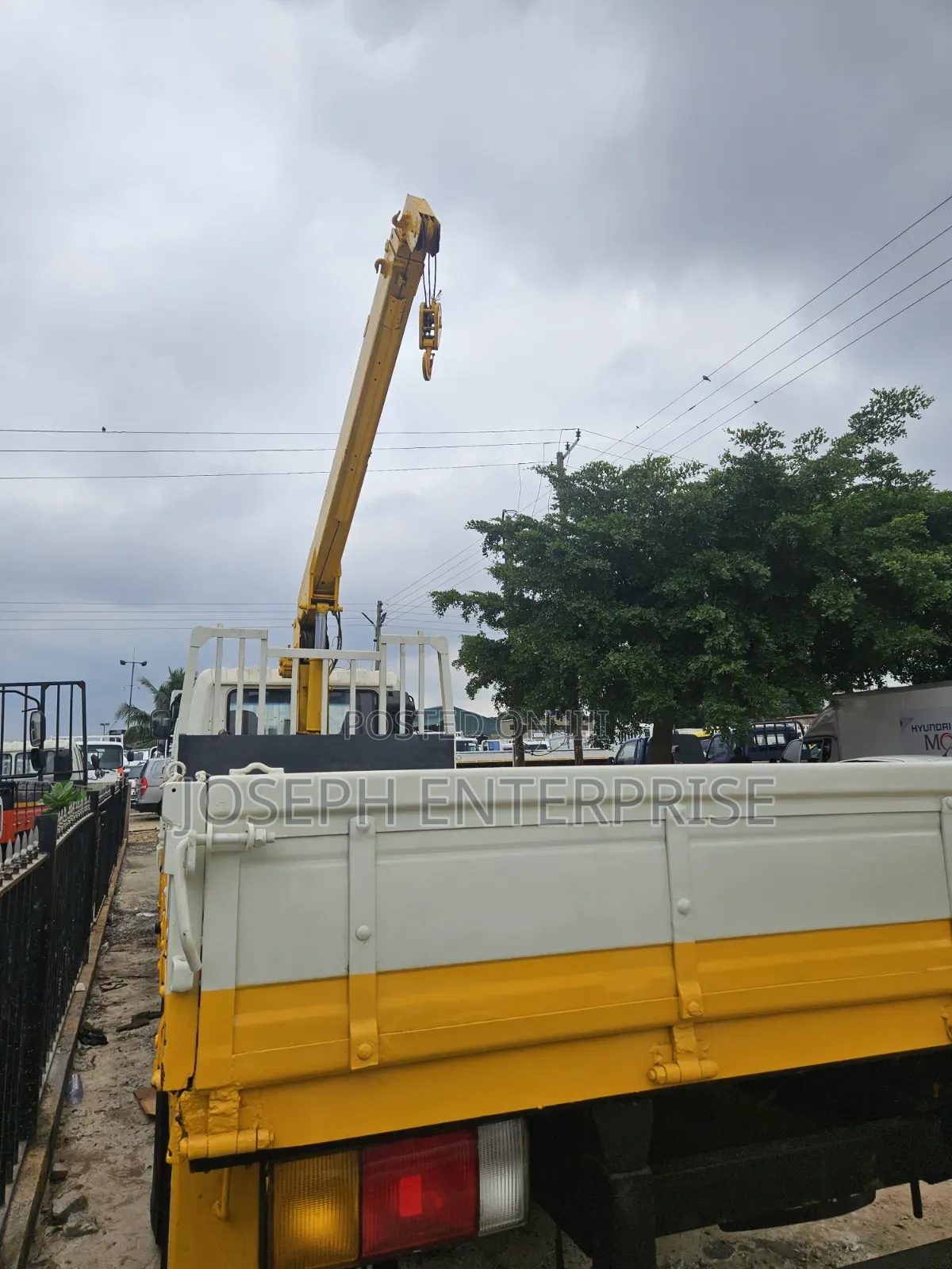 Kia Rhino (2) CRANE