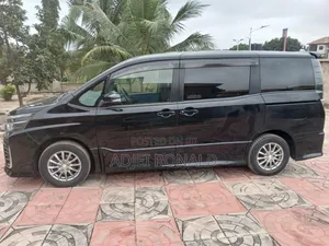 Toyota Voxy ZS Kirameki 2WD 7-Seater 2014 Black