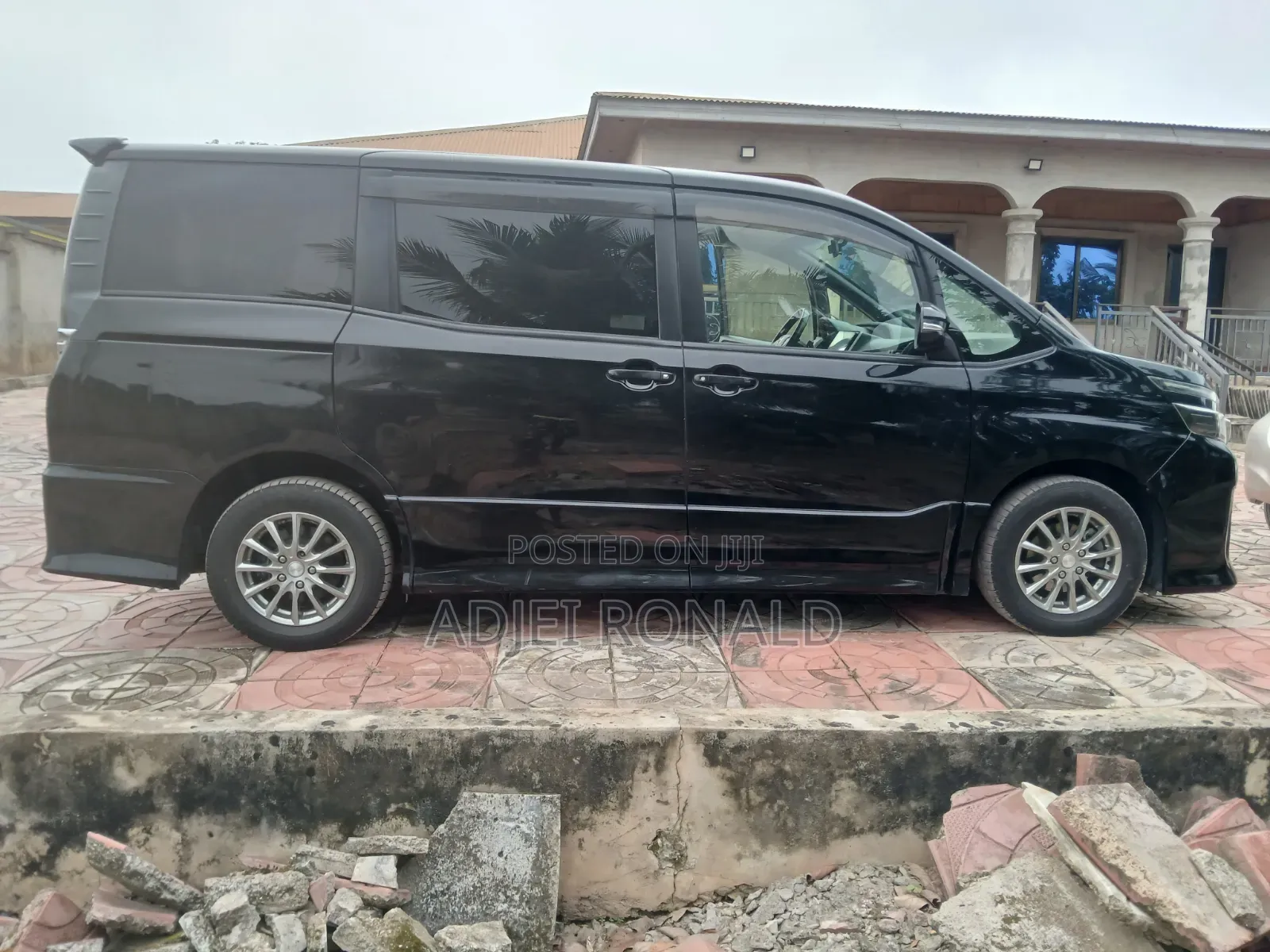 Toyota Voxy ZS Kirameki 2WD 7-Seater 2014 Black