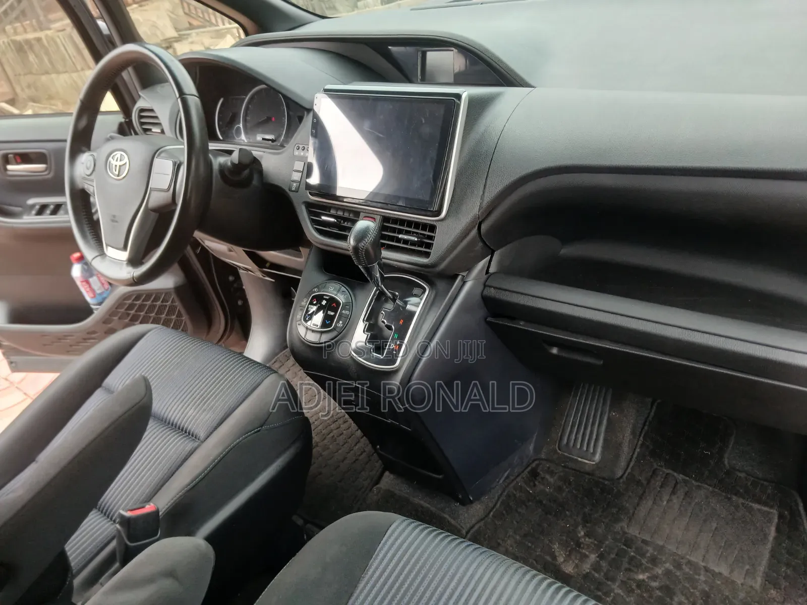 Toyota Voxy ZS Kirameki 2WD 7-Seater 2014 Black