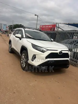 Toyota RAV4 XLE AWD 2020 White
