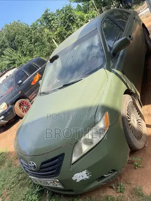 Toyota Camry LE 4dr Sedan (2.5L 4cyl 6A) 2011 Green