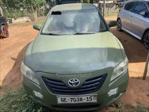 Toyota Camry LE 4dr Sedan (2.5L 4cyl 6A) 2011 Green