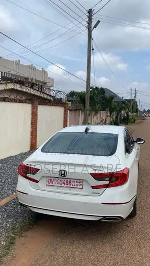Honda Accord EX-L (2.0L 4cyl Turbo 10A) 2019 White