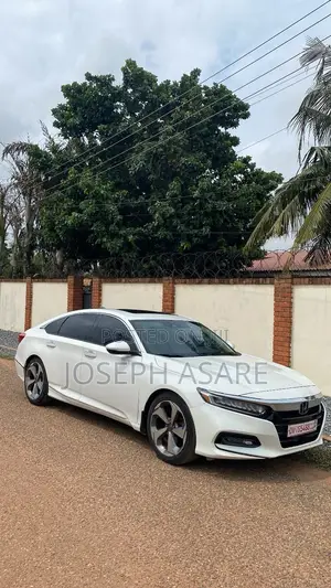 Honda Accord EX-L (2.0L 4cyl Turbo 10A) 2019 White