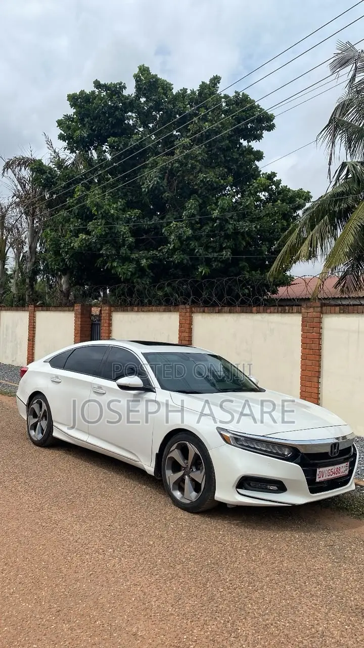 Honda Accord EX-L (2.0L 4cyl Turbo 10A) 2019 White