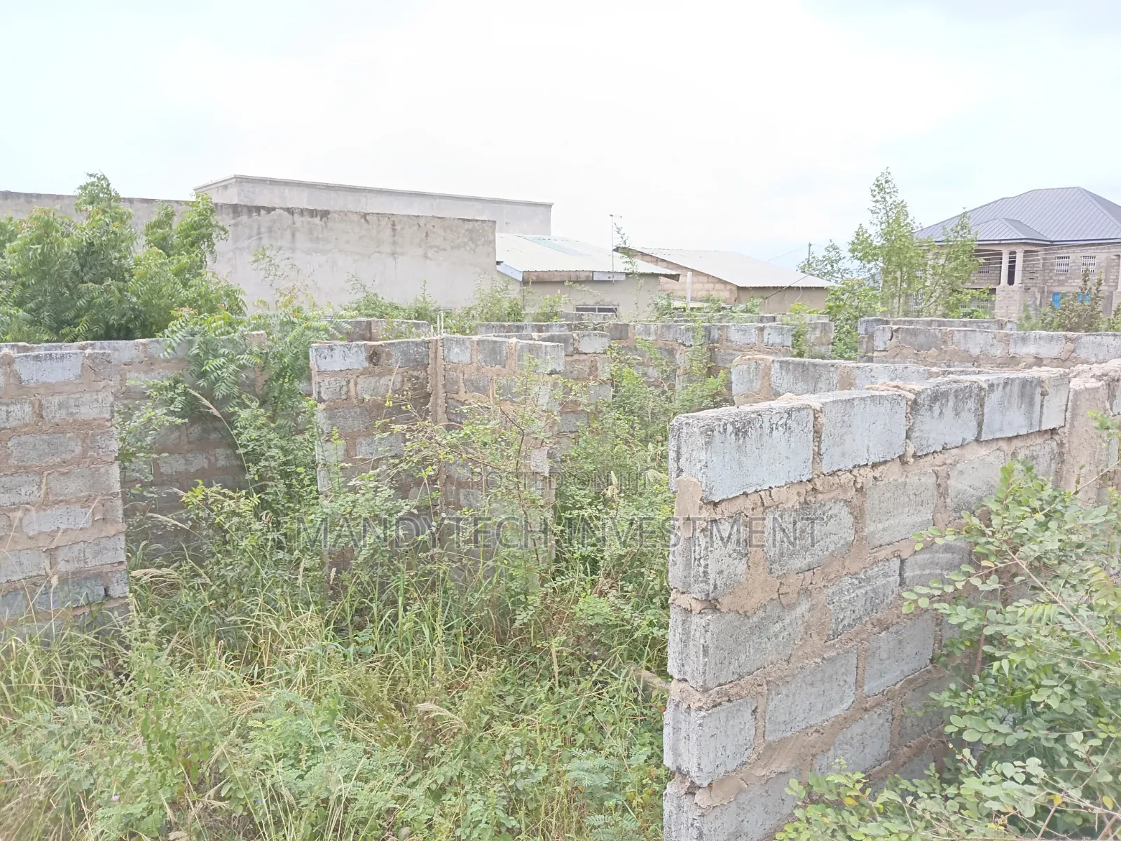 Roadside Property Kubekrom- Katamanso