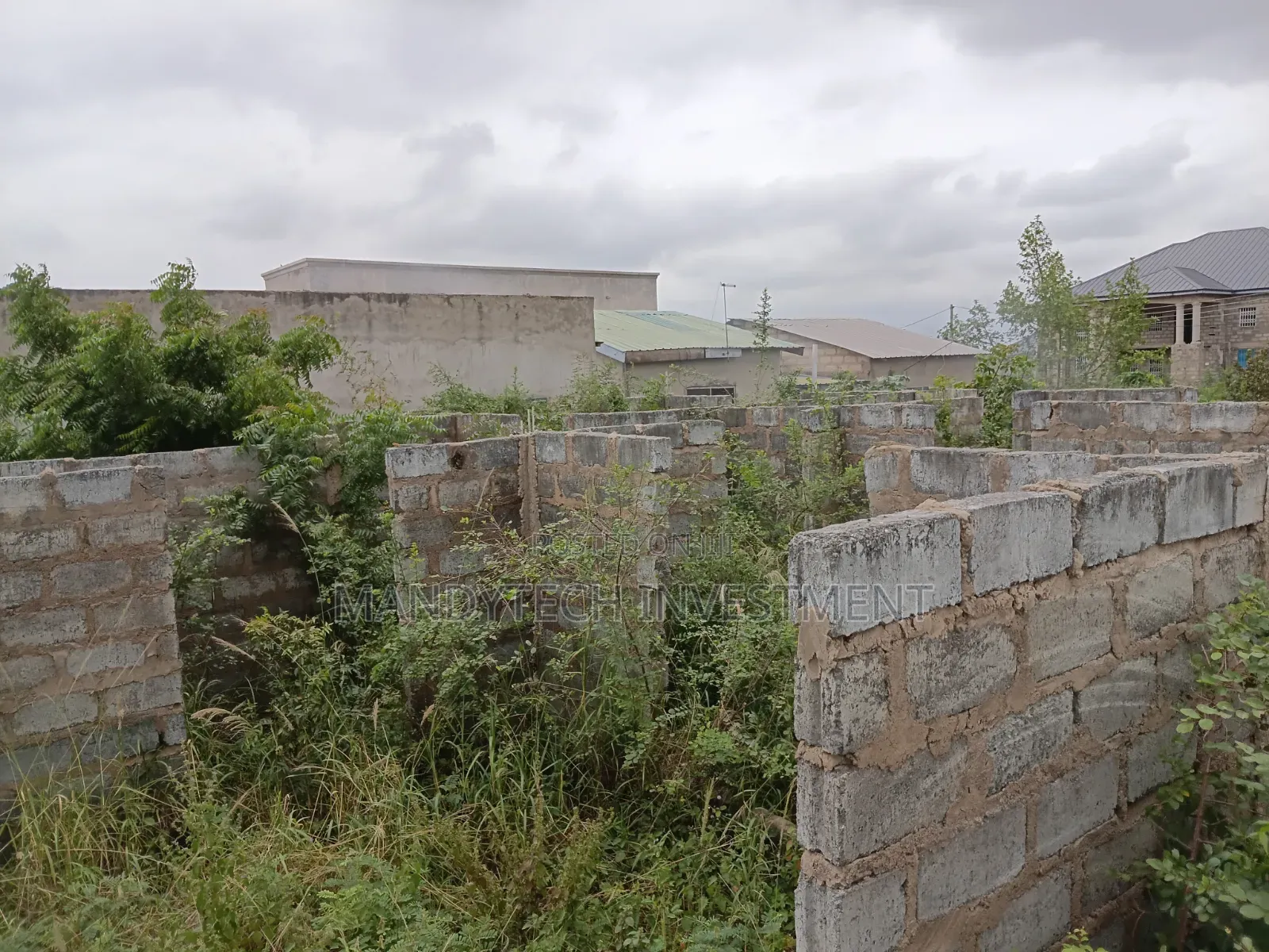 Roadside Property Kubekrom- Katamanso