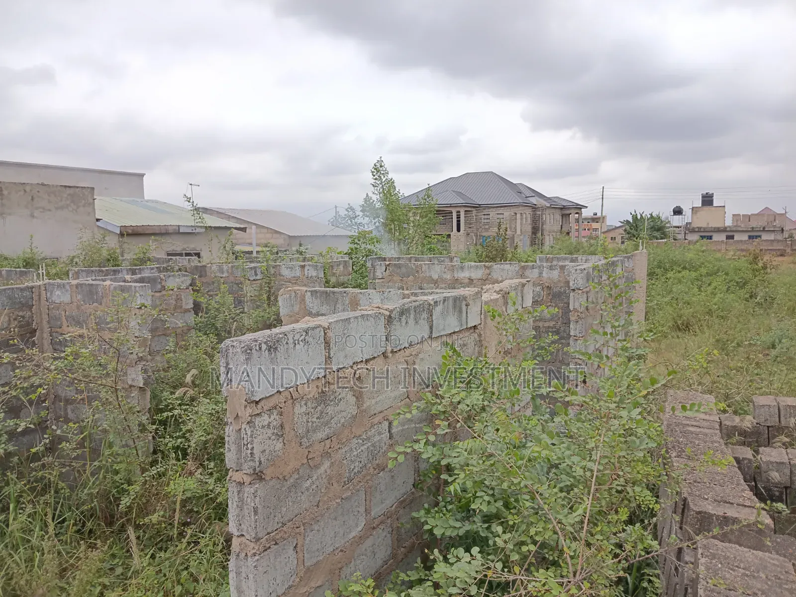 Roadside Property Kubekrom- Katamanso